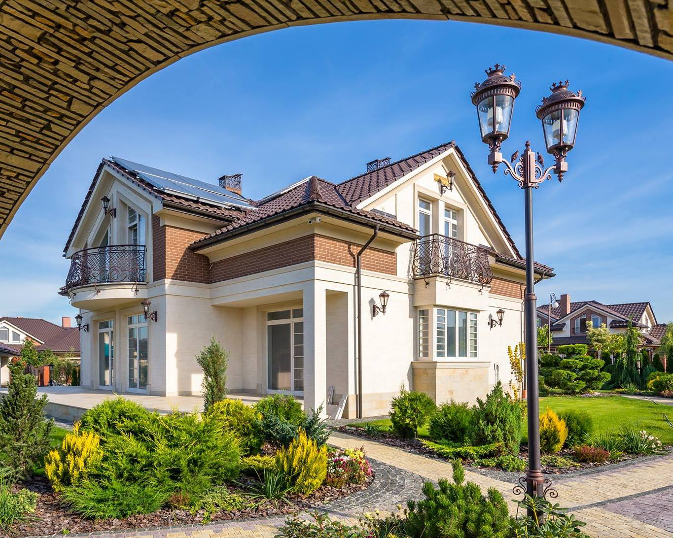 A house in a cute neighborhood